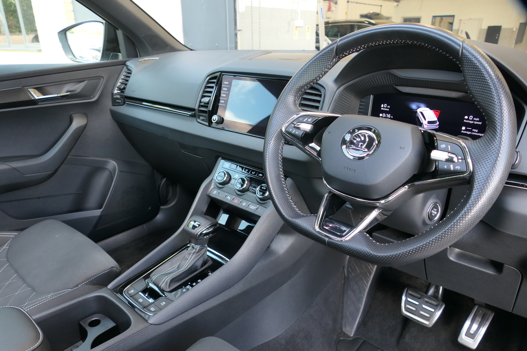 Skoda Karoq 1.5 Tsi Sportline Dsg 0 Ps White #5