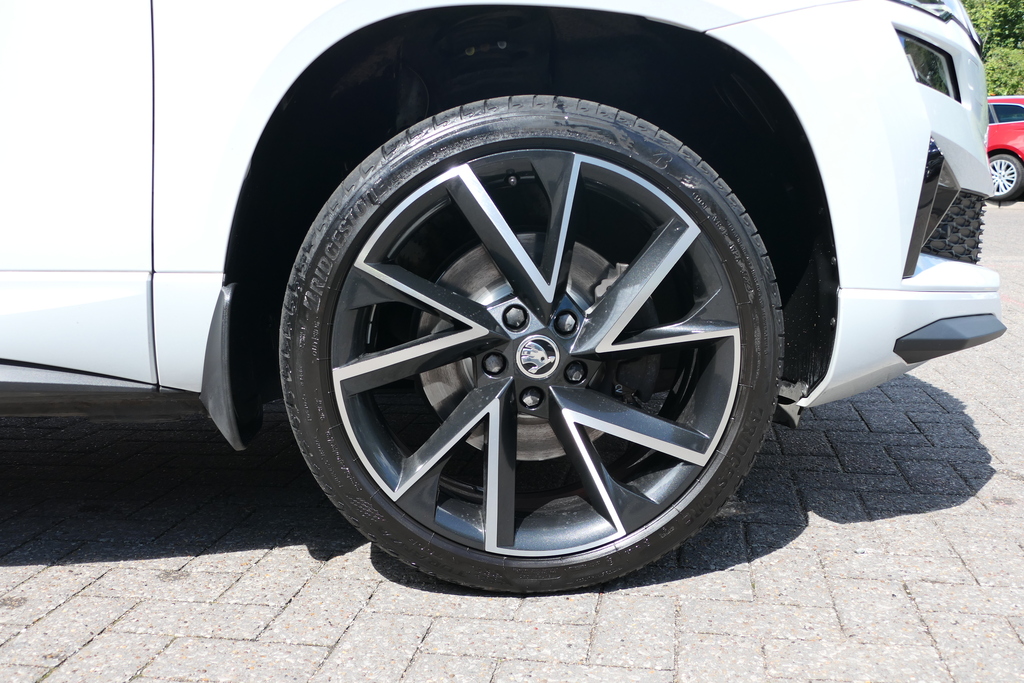 Skoda Karoq 1.5 Tsi Sportline Dsg 0 Ps White #6