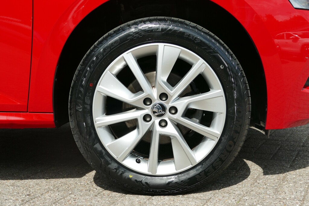 Skoda Kamiq 1.0 Tsi Se Dsg 116 Ps Red #5