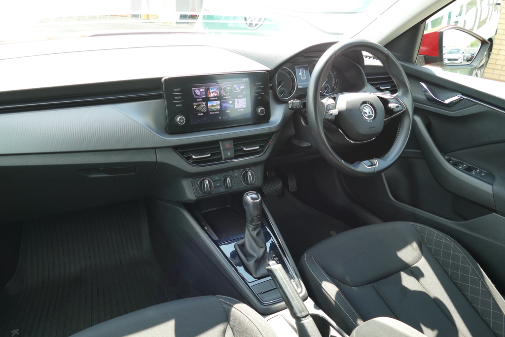 Skoda Kamiq 1.0 Tsi Se Dsg 116 Ps Red #2