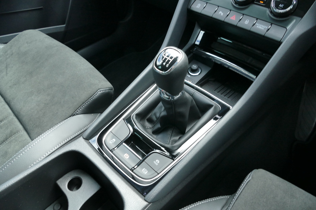 Skoda Karoq 1.0 Tsi 116 Se Edition Silver #17