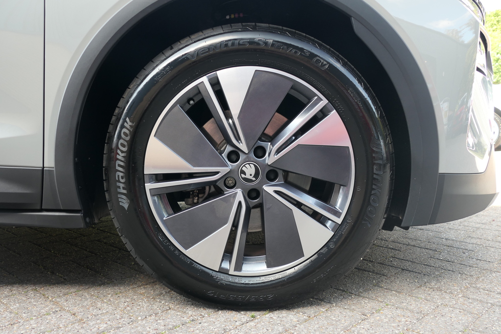 Skoda Elroq 150Kw 60 Edition 63Kwh 204 Ps Grey #5