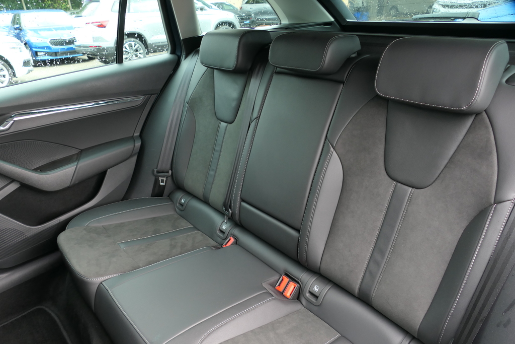 Skoda Octavia 2.0 Tsi Vrs Dsg Estate White #18
