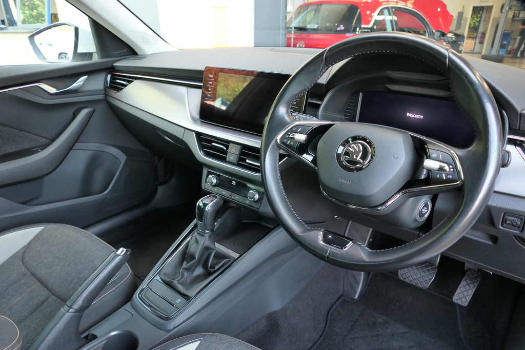 Skoda Kamiq 1.0 Tsi 110 Se L Dsg 0 Ps White #6