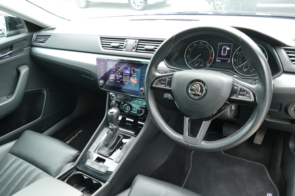 Skoda Superb 1.5 Tsi Se Technology Dsg 0 Ps Black #6