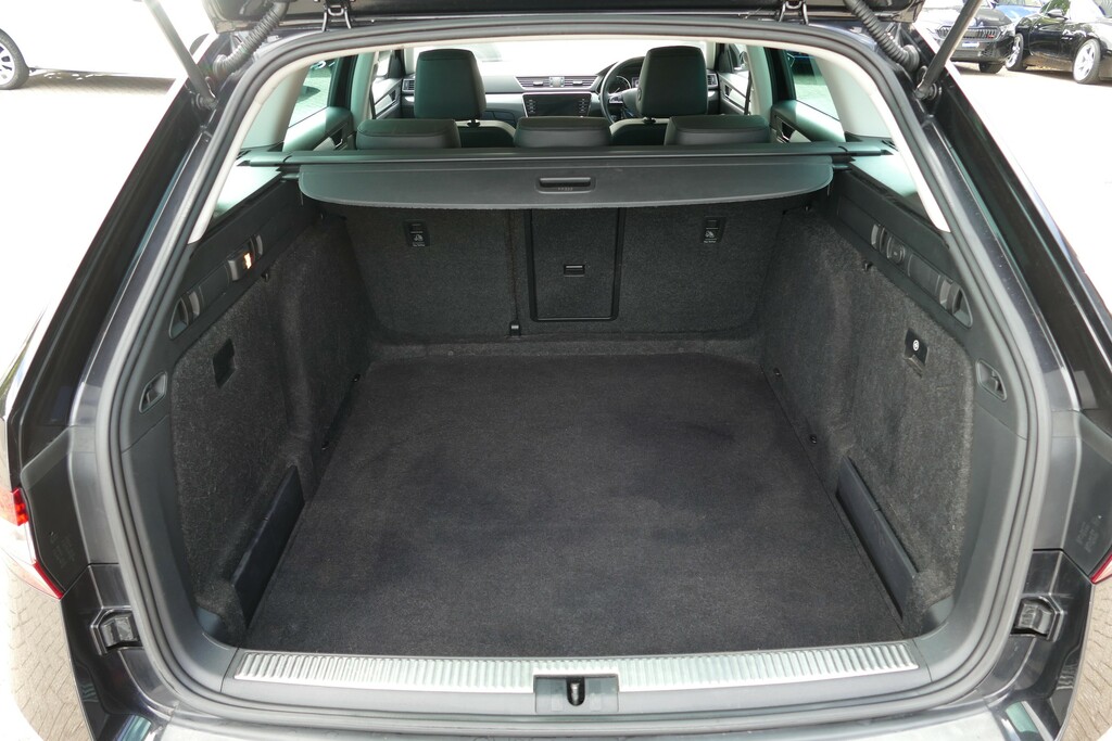 Skoda Superb 2.0 Sportline Plus Tsi Dsg Estate 272 4X4 Grey #35