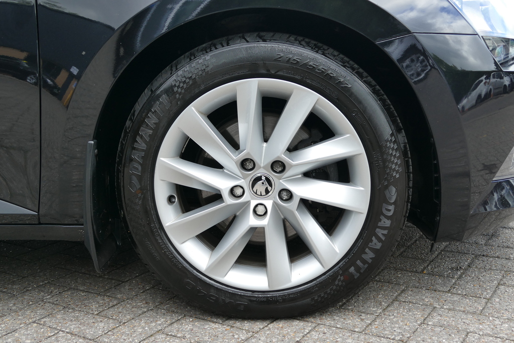 Skoda Superb 1.5 Tsi Se Technology Dsg 0 Ps Black #5