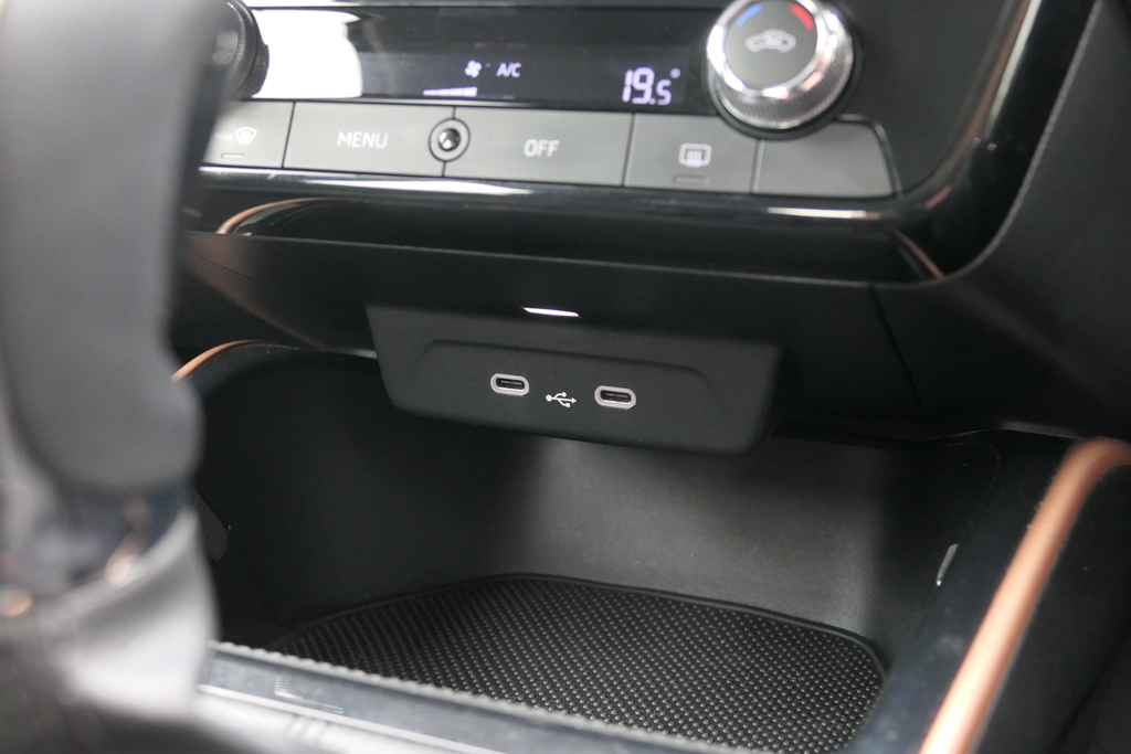 Skoda Fabia Skoda Fabia Hatch Monte Carlo 1.0 Tsi 110 Ps Dsg Black #16