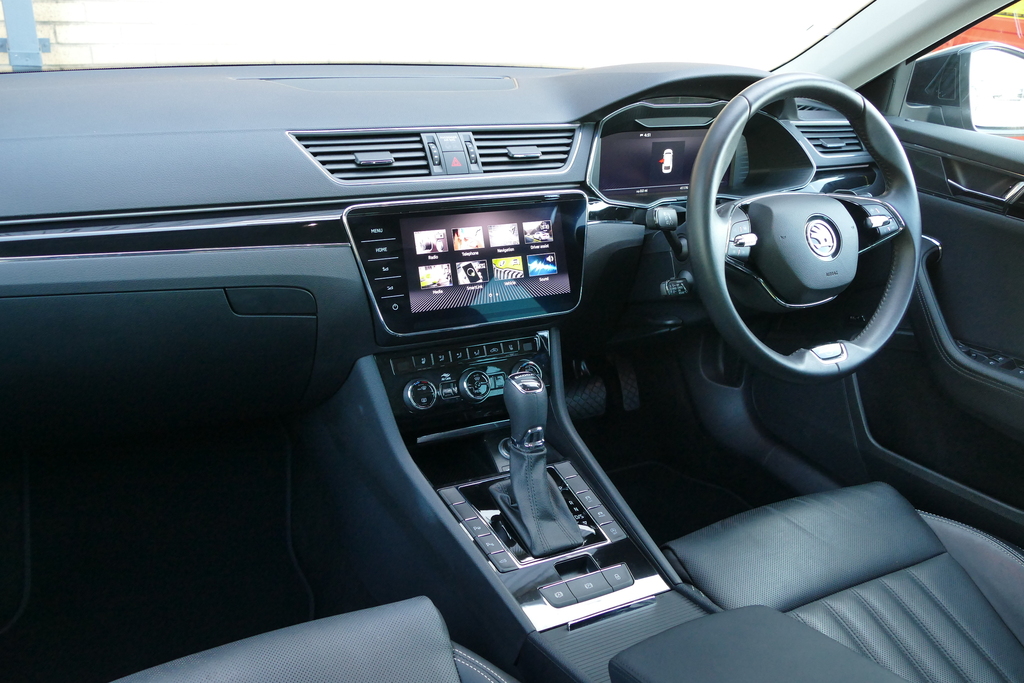 Skoda Superb 2.0 Tdi Cr 200 Laurin Klement Dsg 0 Ps Black #2