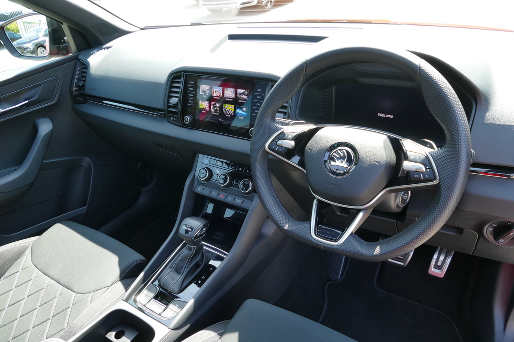 Skoda Karoq 1.5 Tsi Sportline Dsg 0 Ps Red #6