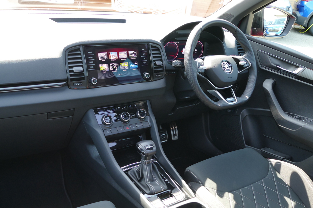 Skoda Karoq 1.5 Tsi Sportline Dsg 0 Ps Red #2