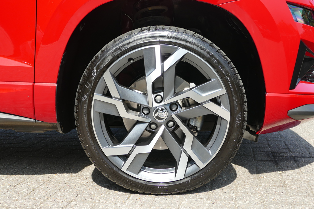 Skoda Karoq 1.5 Tsi Sportline Dsg 0 Ps Red #5