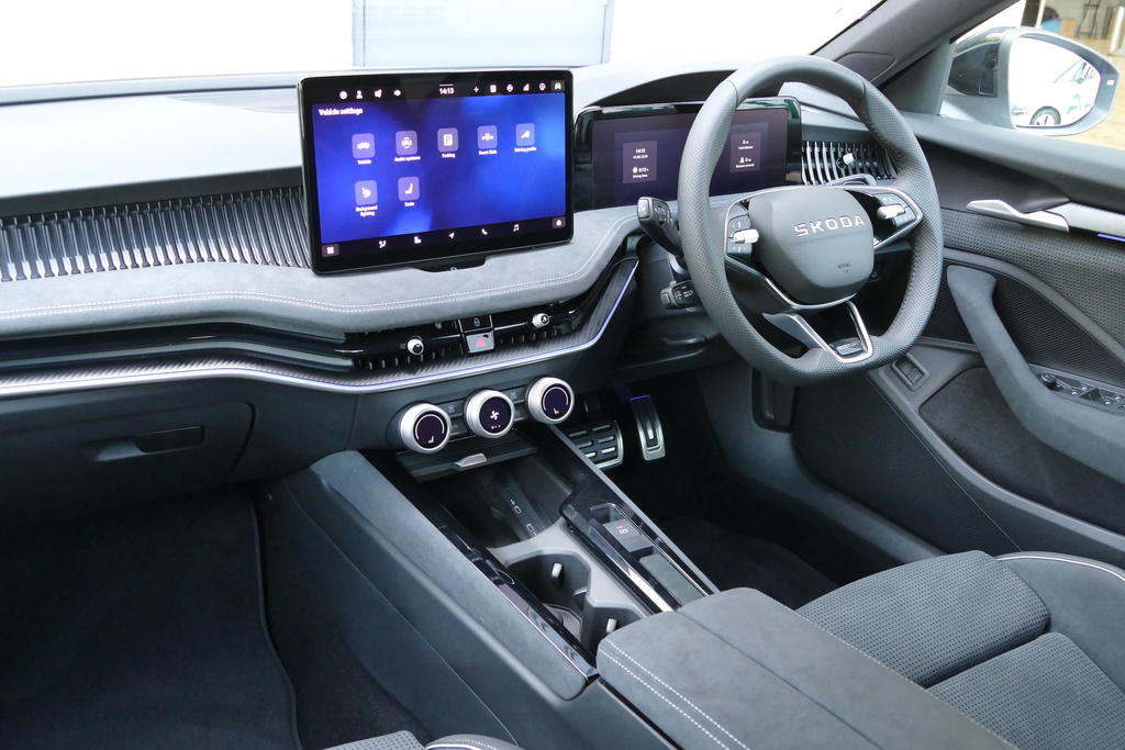 Skoda Superb 1.5 Tsi E-tec Sportline Dsg 0 Ps White #2