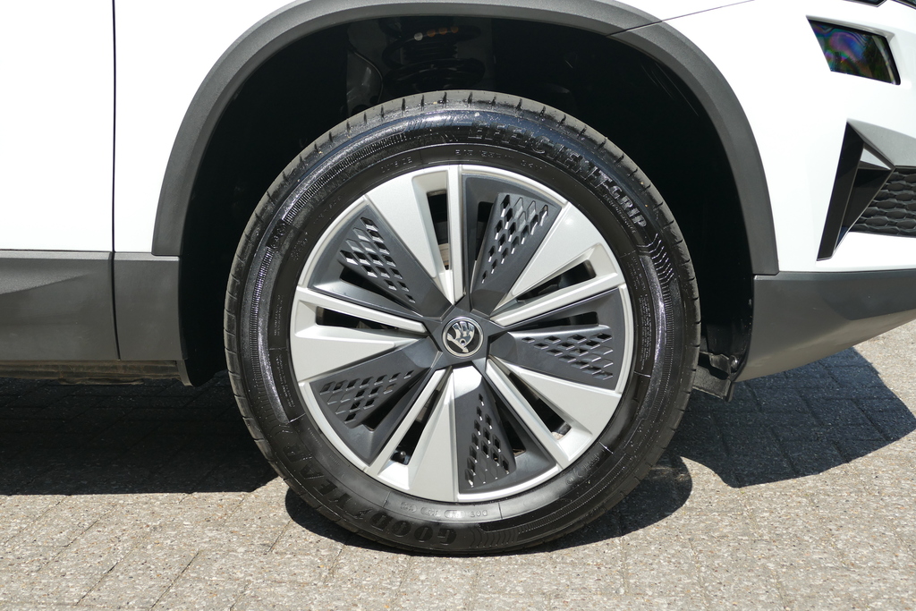 Skoda Karoq 1.5 Tsi Se Drive 150 Ps White #5