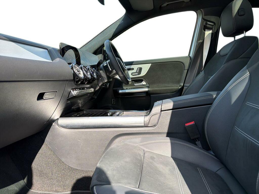Mercedes-Benz GLA Class Gla 220 D 4Matic Amg Line Premium Plus KR25ZYW Silver #3