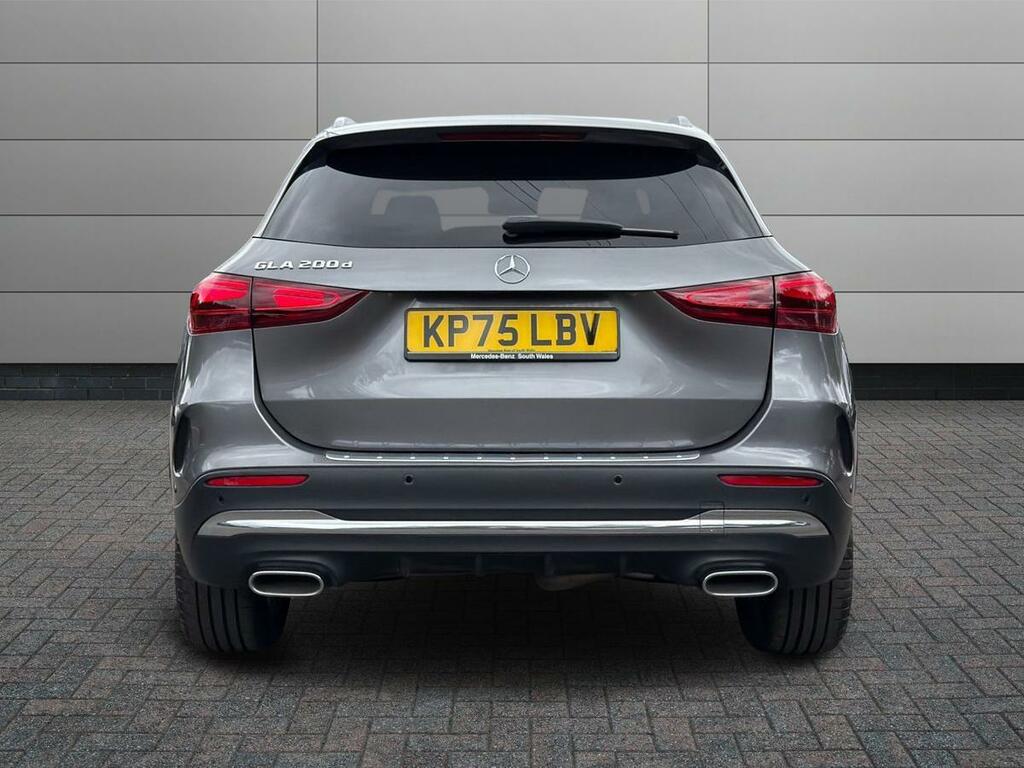 Mercedes-Benz GLA Class Gla 200 D Amg Line Executive Grey #6