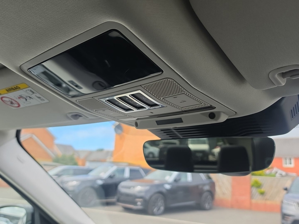 Land Rover Discovery Hse Commercial Black #36