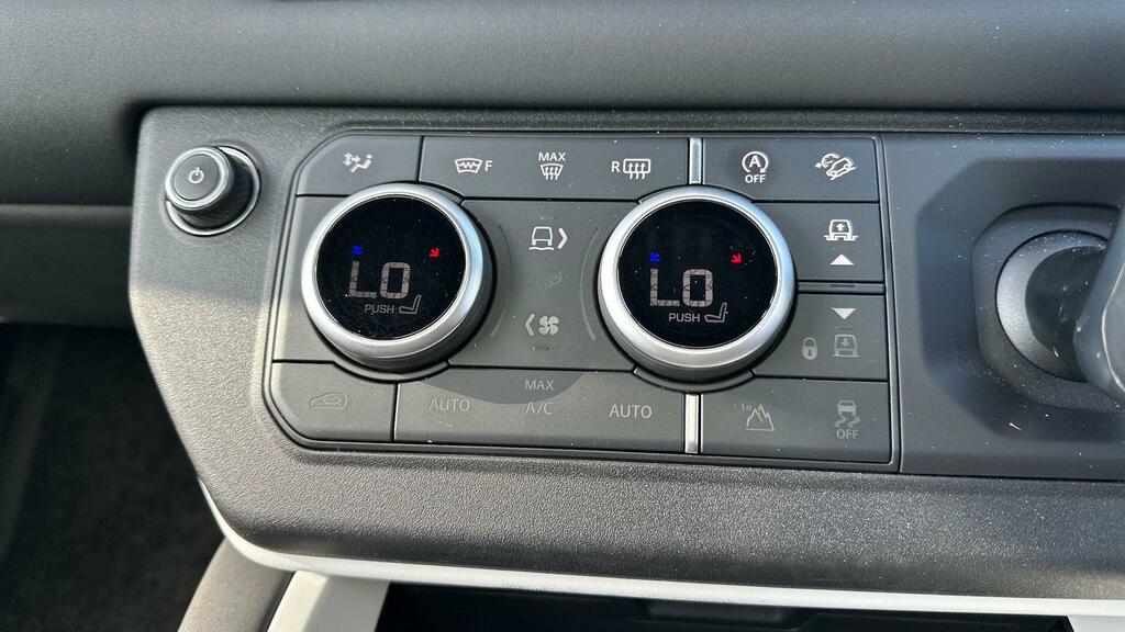 Land Rover Defender 110 110 2024 74 #34