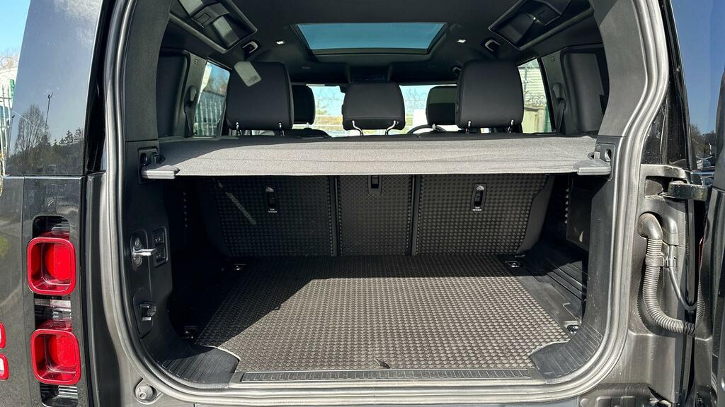 Land Rover Defender 110 110 2024 74 #10