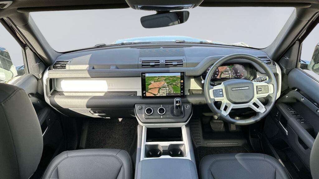 Land Rover Defender 110 110 2024 74 #9