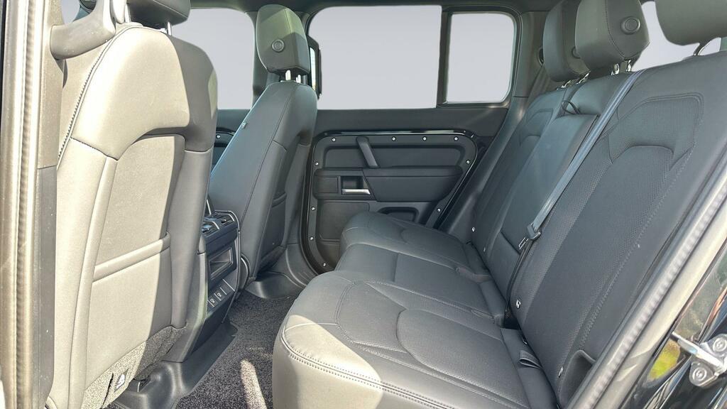 Land Rover Defender 110 3.0 D250 X-dynamic Se Black #4