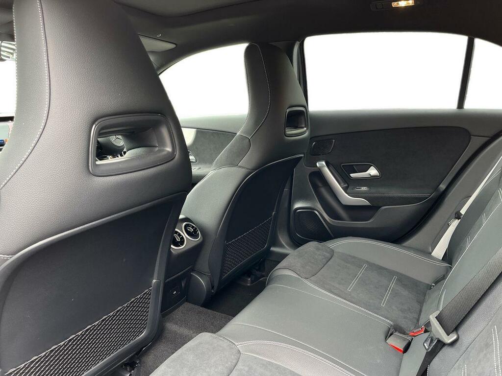 Mercedes-Benz A Class A200 Amg Line Premium 2026 Black #4