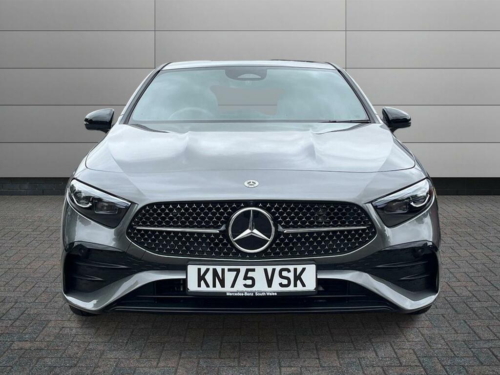 Mercedes-Benz A Class A200 Amg Line Premium 2026 Black #7