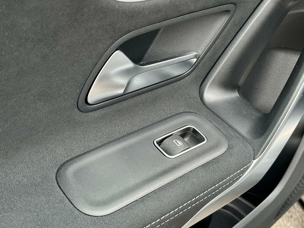 Mercedes-Benz A Class A200 Amg Line Premium 2026 Black #33