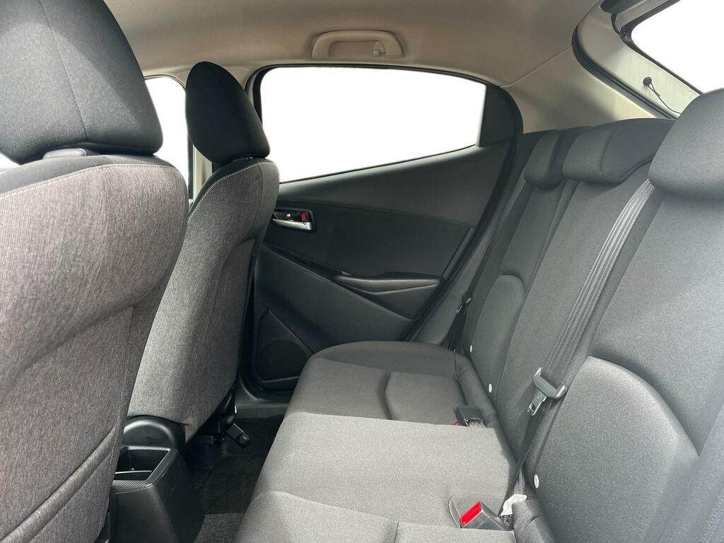Mazda 2 1.5 Skyactiv-g Exclusive-line Hatchback White #4