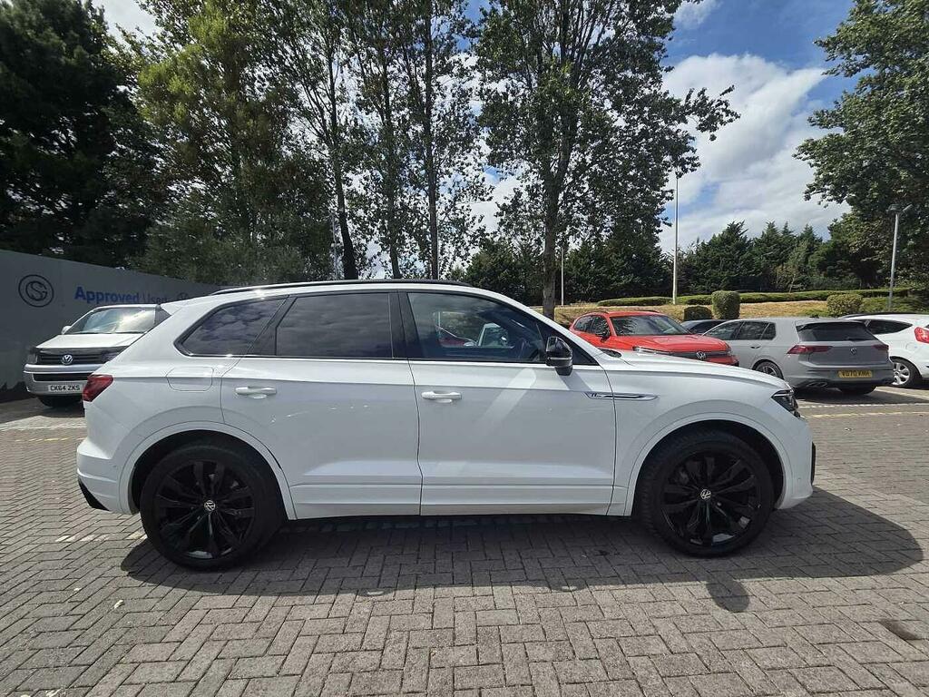 Volkswagen Touareg 3.0 Tdi V6 Black Edition Tiptronic 4Motion Euro 6 WN21EFH White #4