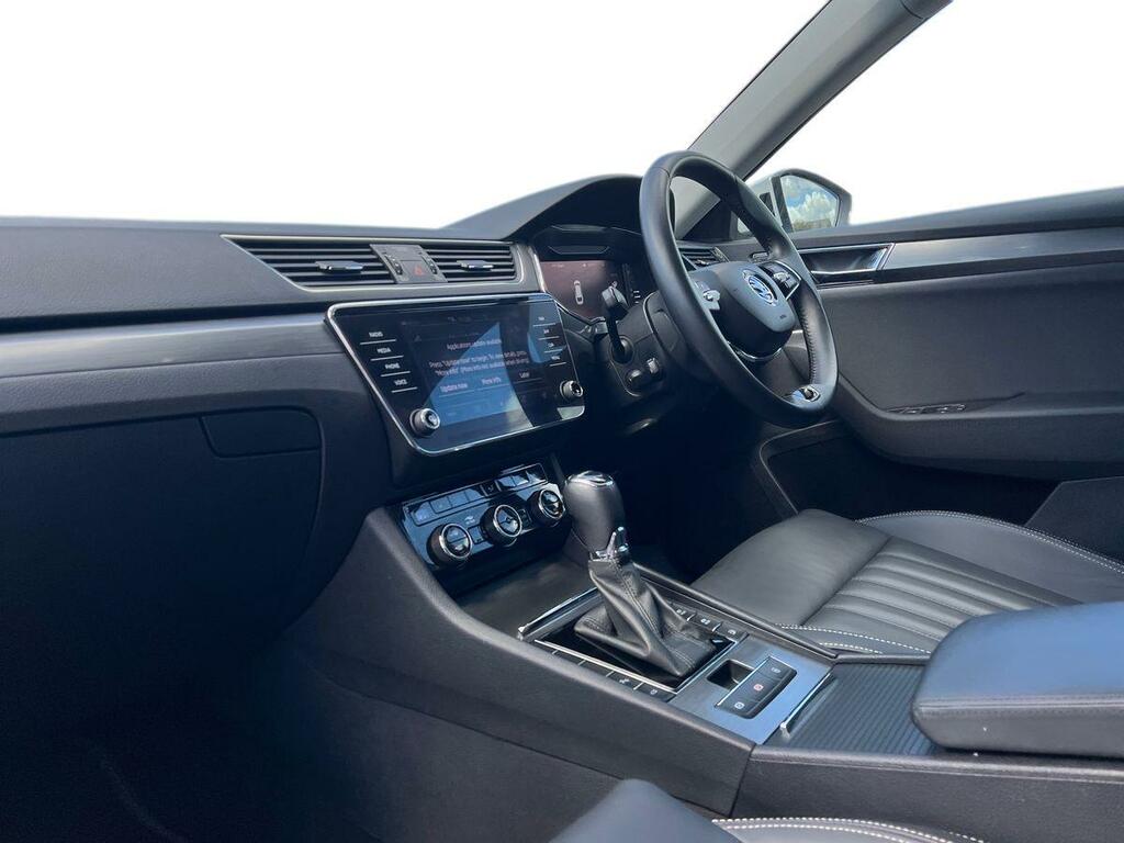 Skoda Superb 1.4 Tsi Iv 13Kwh Se L Estate Plug-in Hy White #3