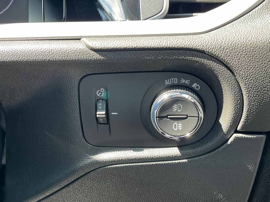 Vauxhall Grandland 157Kw Ultimate 73Kwh White #38