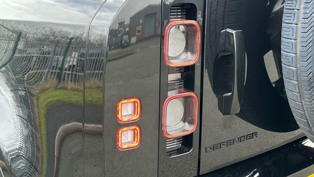 Land Rover Defender 90 3.0 D200 Hard Top 3 Seat White #26