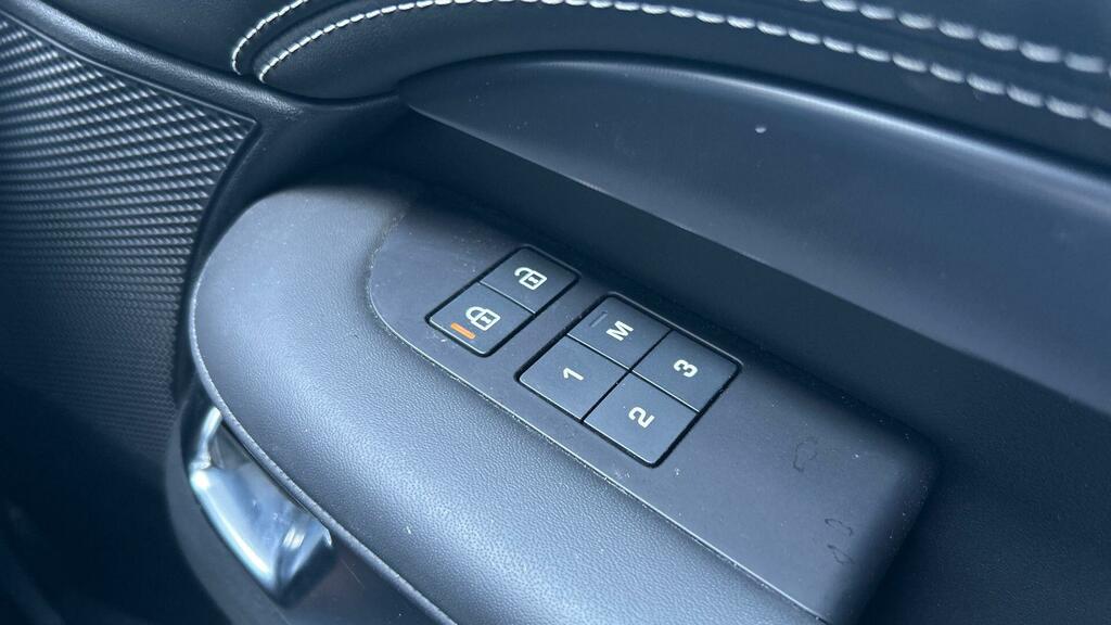 Land Rover Discovery 1.5 P270e Dynamic Se 5 Seat 2025 Black #25