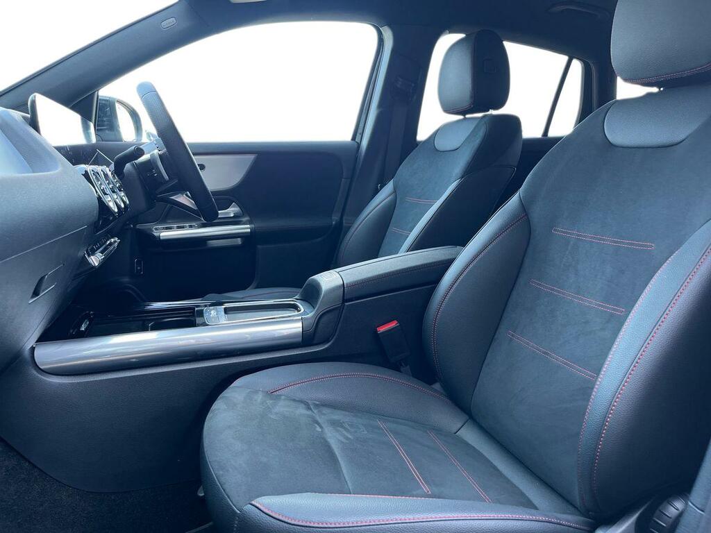 Mercedes-Benz GLA Class 1.3 Gla200h Mhev Amg Line Executive 7G-dct Euro Black #3