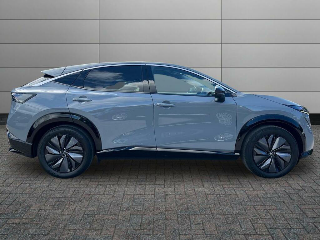 Nissan Ariya 63Kwh Advance Suv 7.4Kw Charger Grey #5