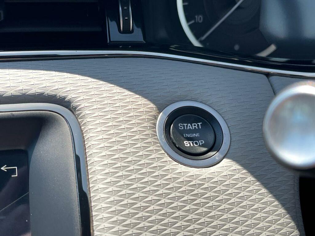 Land Rover Range Rover Evoque 1.5 P300e 12.2Kwh Edition 4Wd Euro 6 Ss White #39
