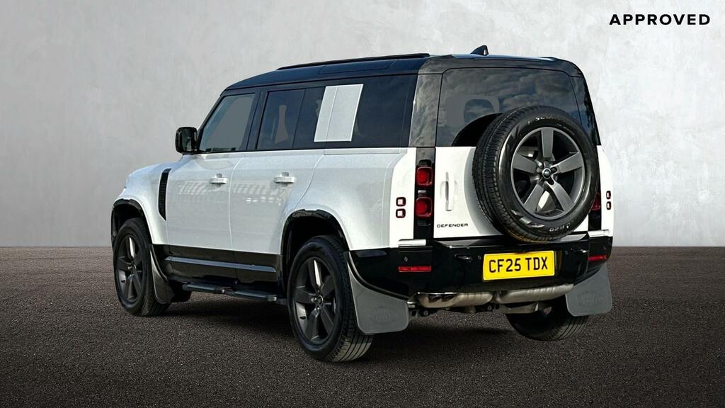 Land Rover Defender 110 3.0 D250 110 X-dynamic Se White #2