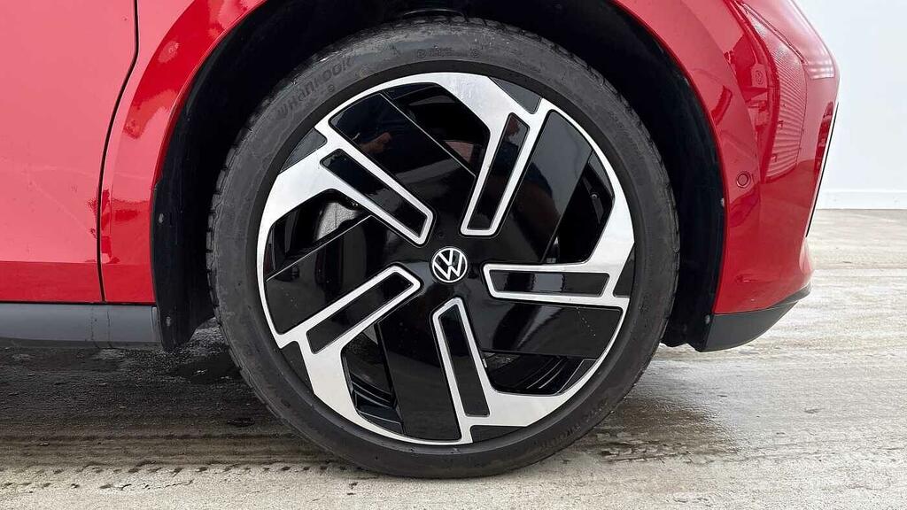 Volkswagen ID.Buzz 250Kw Gtx Pro 86Kwh 4Motion Lwb 7 Seat Red #5