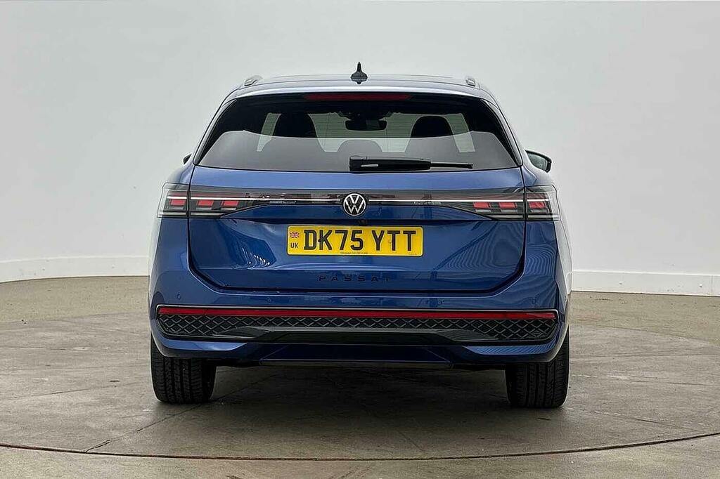 Volkswagen Passat 1.5 Etsi Mhev R-line Estate Hybrid Dsg Silver #8