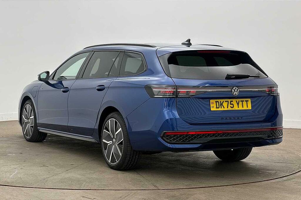 Volkswagen Passat 1.5 Tsi Ehybrid 272 Black Edition Dsg Tow Ba Blue #3