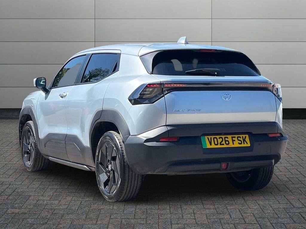 Toyota Urban Cruiser 61Kwh Design Suv 174 Ps Silver #2