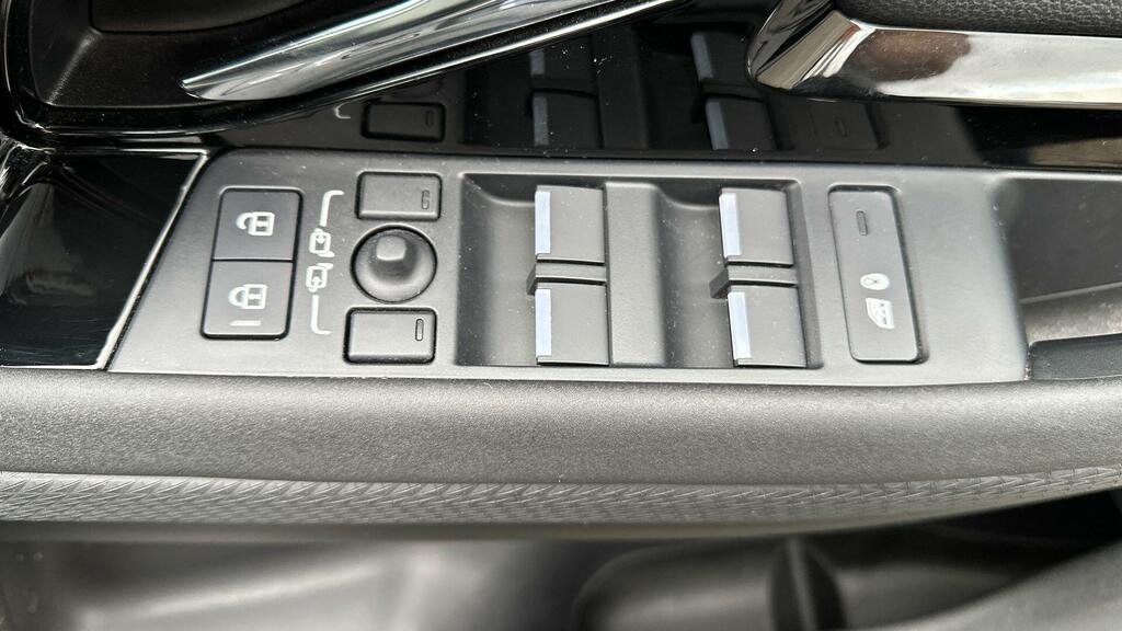 Land Rover Range Rover Evoque Suv 1.5 P300e 12.2Kwh 4Wd Euro White #25