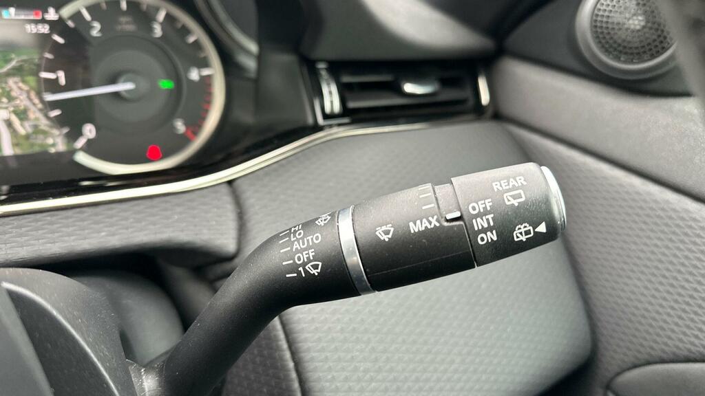Land Rover Range Rover Evoque Suv 1.5 P300e 12.2Kwh 4Wd Euro White #46