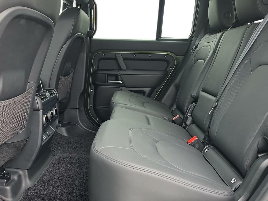Land Rover Defender 110 3.0 D350 110 X-dynamic Hse Green #4