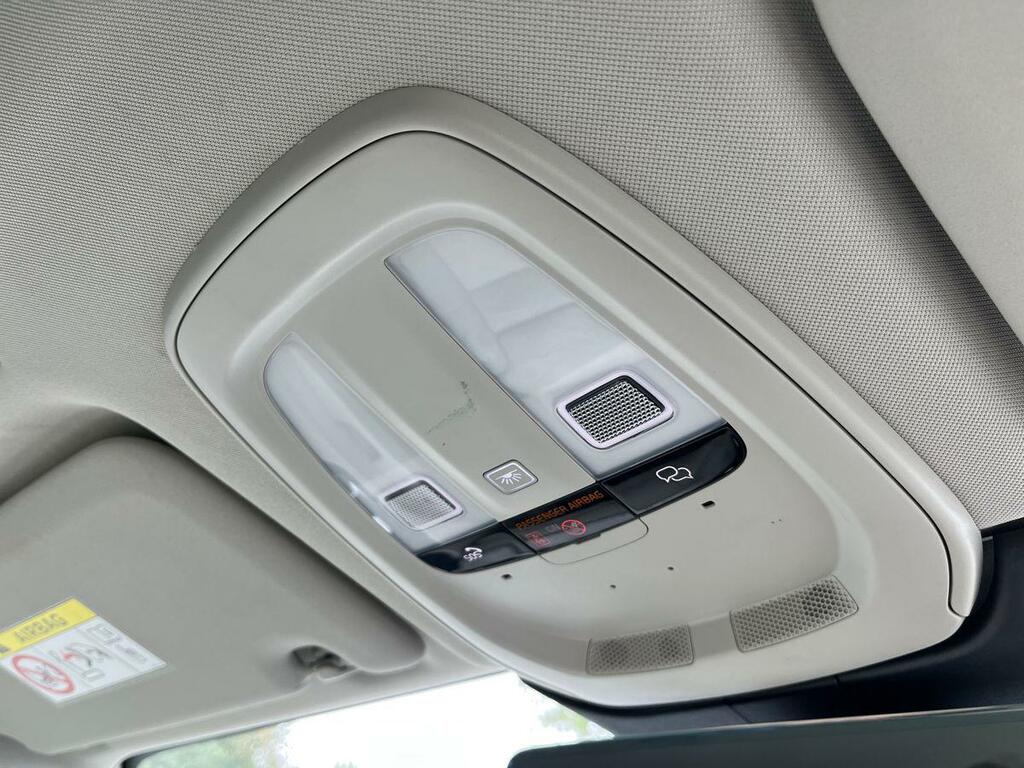 Volvo XC60 R-design Pro, B4 Awd Sunroof, 22 Alloys White #34