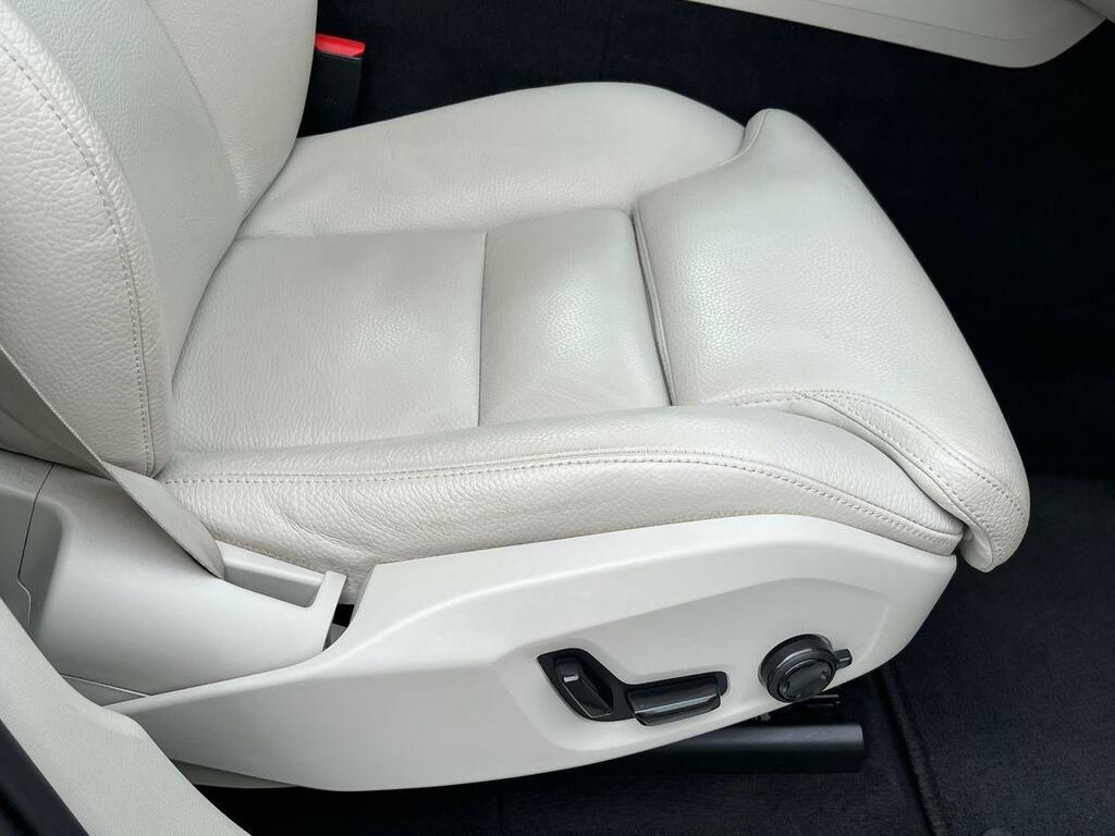 Volvo XC60 R-design Pro, B4 Awd Sunroof, 22 Alloys White #28