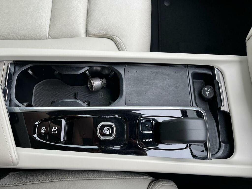 Volvo XC60 R-design Pro, B4 Awd Sunroof, 22 Alloys White #36