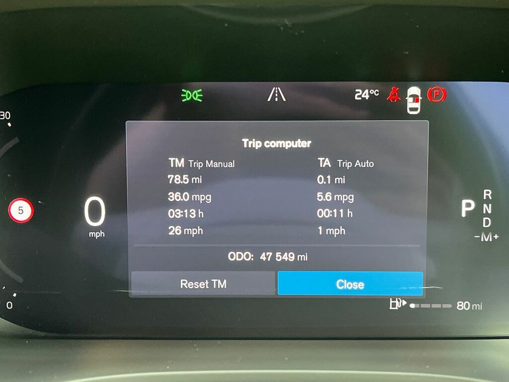 Volvo XC60 R-design Pro, B4 Awd Sunroof, 22 Alloys White #42