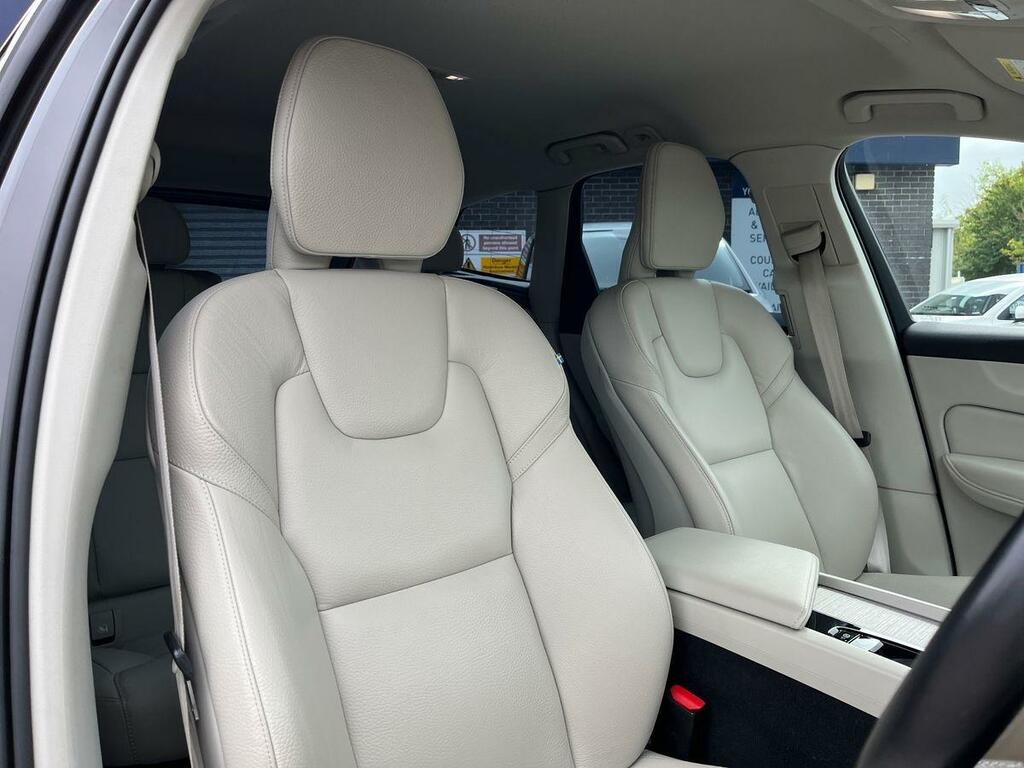 Volvo XC60 R-design Pro, B4 Awd Sunroof, 22 Alloys White #24